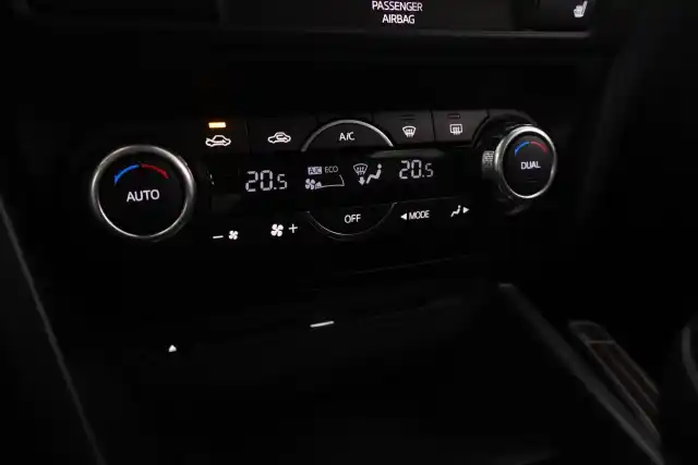 Punainen Viistoperä, Mazda 3 – LMK-184