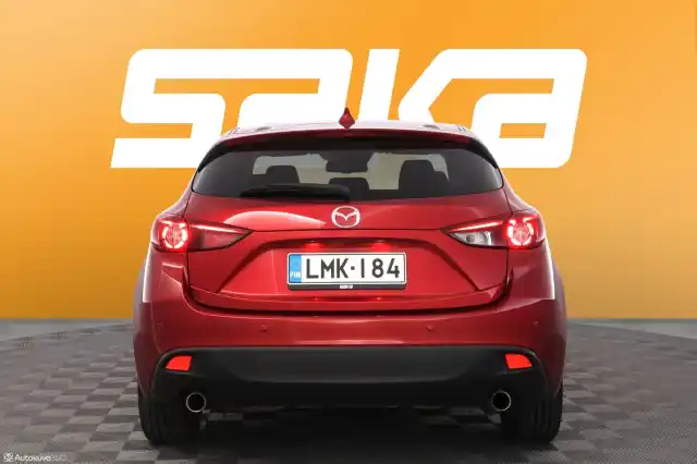 Punainen Viistoperä, Mazda 3 – LMK-184