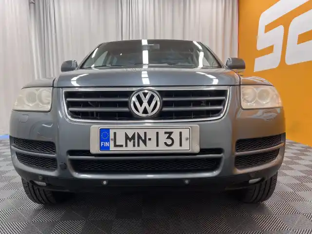Harmaa Farmari, Volkswagen Touareg – LMN-131