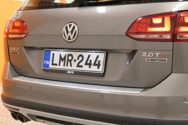 Harmaa Farmari, Volkswagen Golf – LMR-244