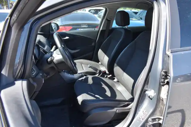 Harmaa Viistoperä, Opel Astra – LMS-686