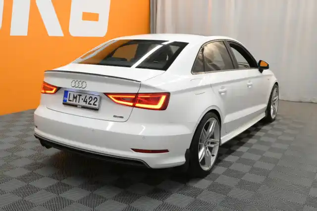 Valkoinen Sedan, Audi A3 – LMT-422