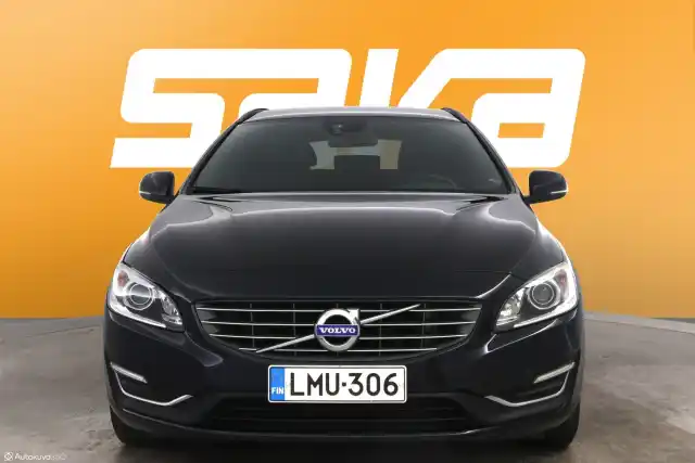 Sininen Farmari, Volvo V60 – LMU-306