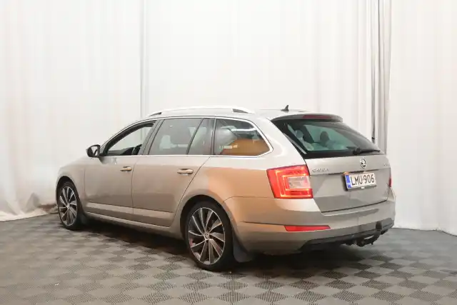 Beige Farmari, Skoda Octavia – LMU-906