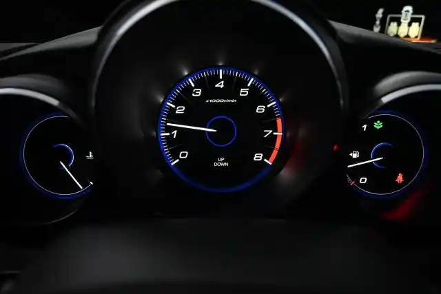 Musta Viistoperä, Honda Civic – LMX-351