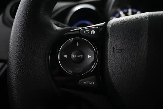 Musta Viistoperä, Honda Civic – LMX-351
