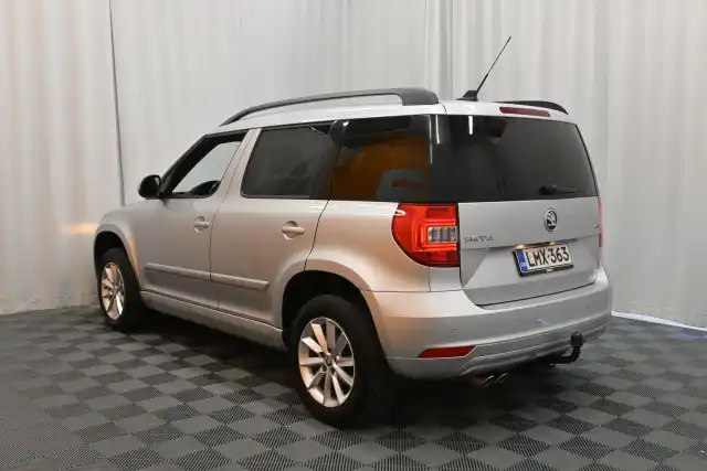 Harmaa Maastoauto, Skoda Yeti – LMX-363