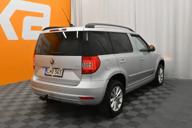 Harmaa Maastoauto, Skoda Yeti – LMX-363