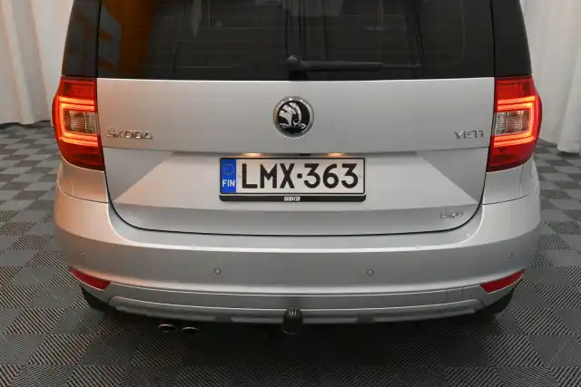 Harmaa Maastoauto, Skoda Yeti – LMX-363