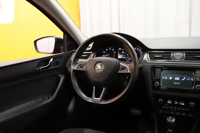 Punainen Viistoperä, Skoda Rapid – LMX-373