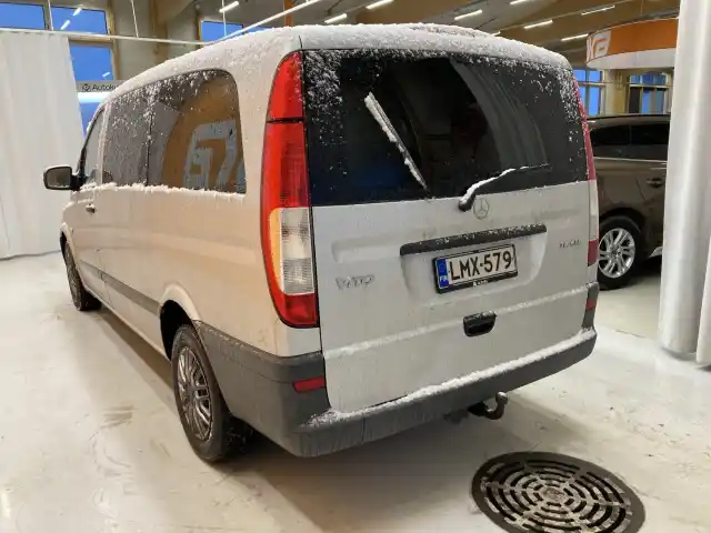 Harmaa Tila-auto, Mercedes-Benz Vito – LMX-579