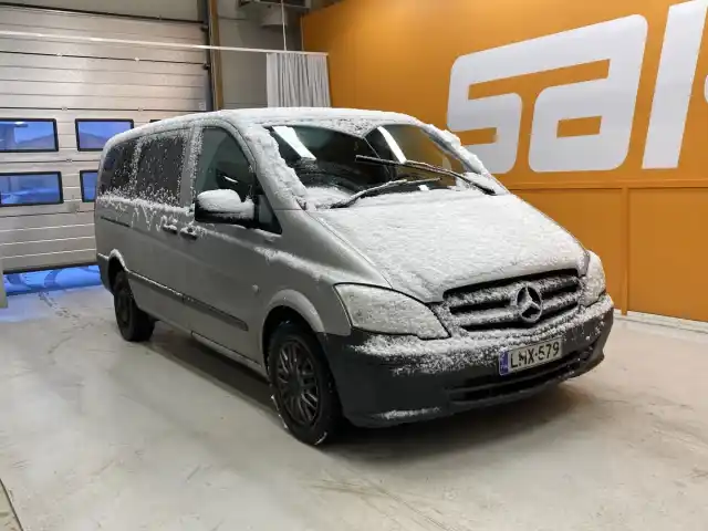 Harmaa Tila-auto, Mercedes-Benz Vito – LMX-579