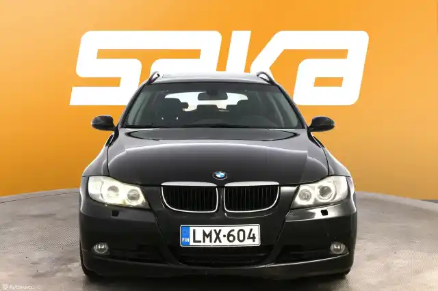 Musta Farmari, BMW 325 – LMX-604