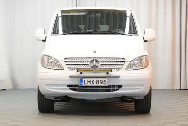 Valkoinen Tila-auto, Mercedes-Benz Vito – LMX-895