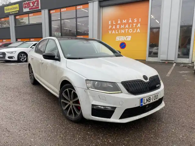 Valkoinen Viistoperä, Skoda Octavia – LNB-100