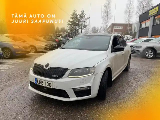 Valkoinen Viistoperä, Skoda Octavia – LNB-100