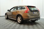 Ruskea Farmari, Volvo V60 Cross Country – LNB-464, kuva 5