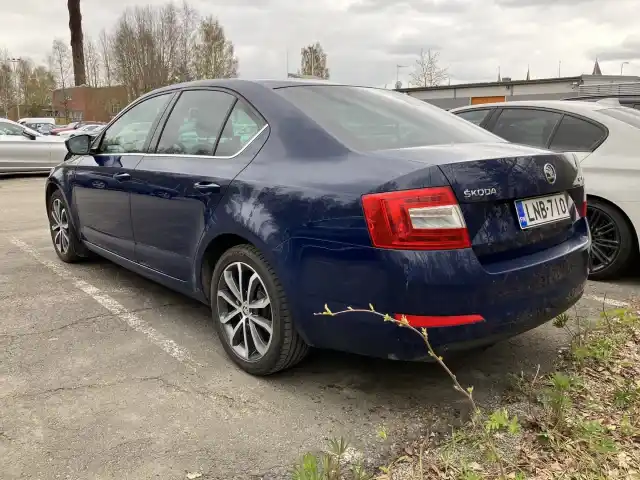 Sininen Viistoperä, Skoda Octavia – LNB-710