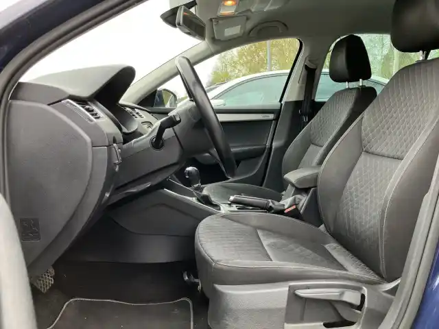 Sininen Viistoperä, Skoda Octavia – LNB-710