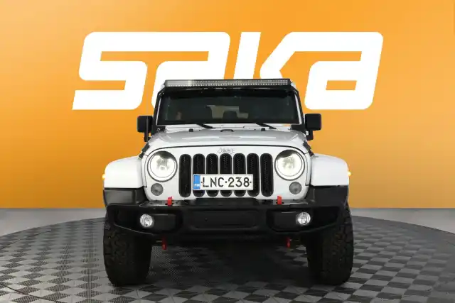 Valkoinen Maastoauto, Jeep Wrangler – LNC-238