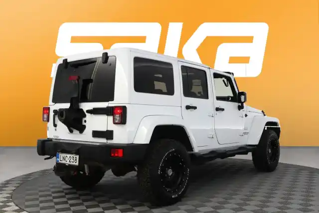 Valkoinen Maastoauto, Jeep Wrangler – LNC-238