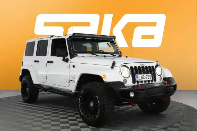 Valkoinen Maastoauto, Jeep Wrangler – LNC-238