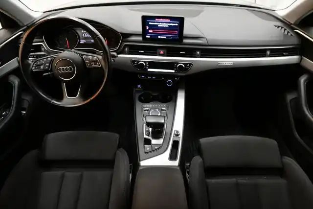 Musta Sedan, Audi A4 – LNC-593
