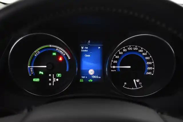 Valkoinen Farmari, Toyota Auris – LNH-236