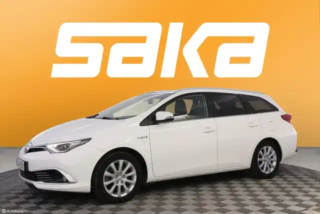 Valkoinen Farmari, Toyota Auris – LNH-236