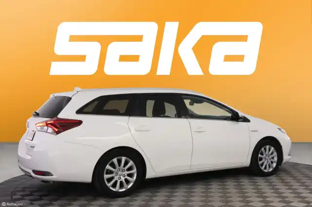 Valkoinen Farmari, Toyota Auris – LNH-236