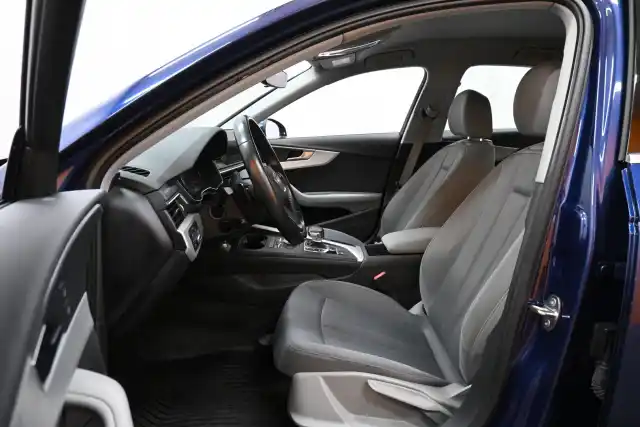 Sininen Sedan, Audi A4 – LNH-264