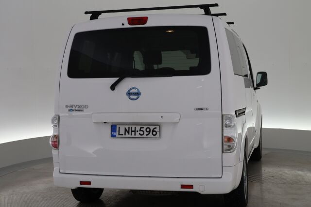 Valkoinen Tila-auto, Nissan e-NV200 – LNH-596