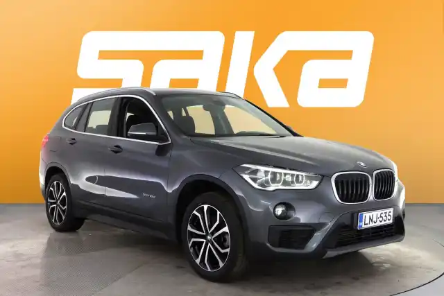 Harmaa Maastoauto, BMW X1 – LNJ-535