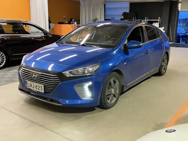 Sininen Viistoperä, Hyundai IONIQ plug-in – LNJ-823