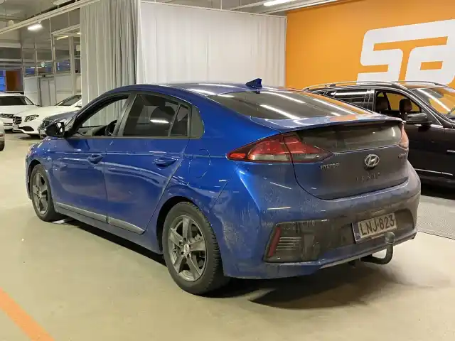 Sininen Viistoperä, Hyundai IONIQ plug-in – LNJ-823