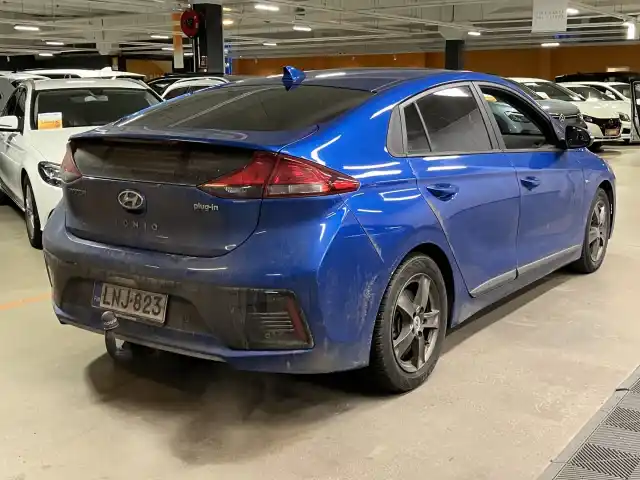 Sininen Viistoperä, Hyundai IONIQ plug-in – LNJ-823