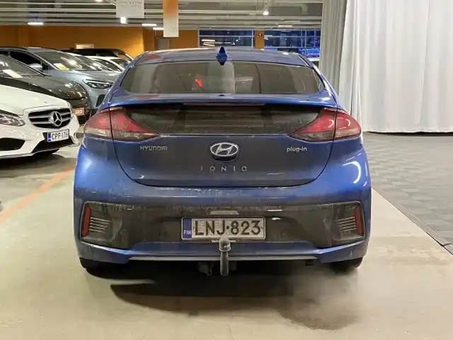 Sininen Viistoperä, Hyundai IONIQ plug-in – LNJ-823