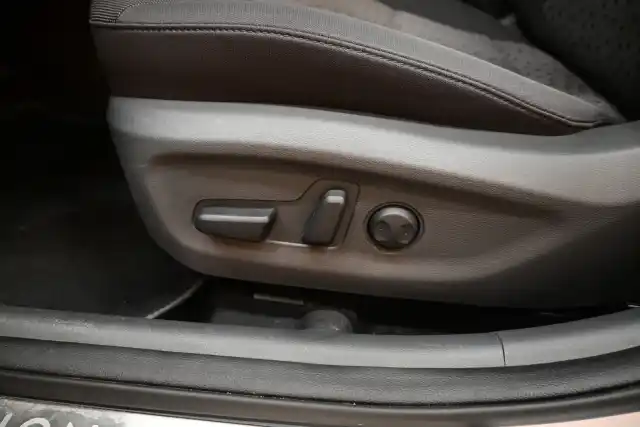 Valkoinen Viistoperä, Hyundai IONIQ plug-in – LNJ-918