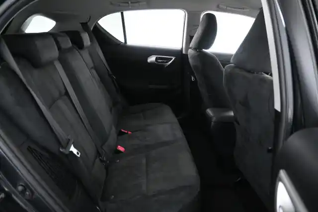 Harmaa Viistoperä, Lexus CT – LNK-729
