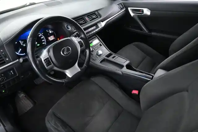 Harmaa Viistoperä, Lexus CT – LNK-729