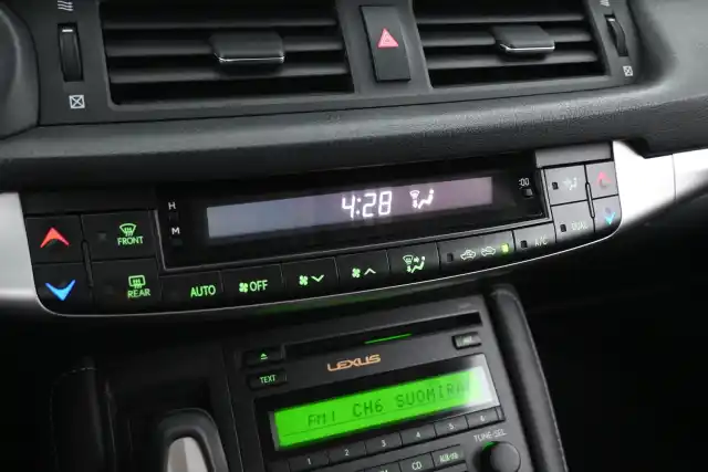 Harmaa Viistoperä, Lexus CT – LNK-729