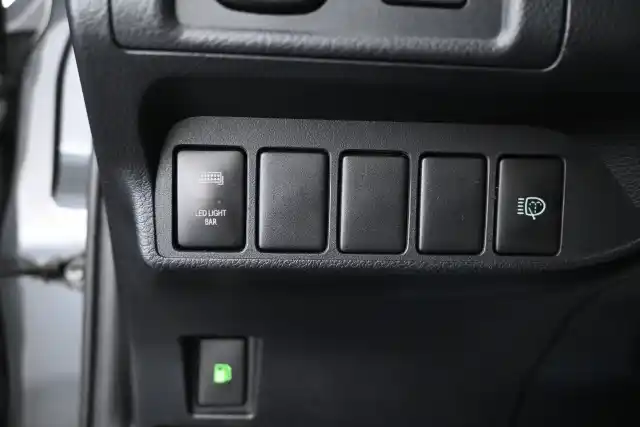 Harmaa Viistoperä, Lexus CT – LNK-729