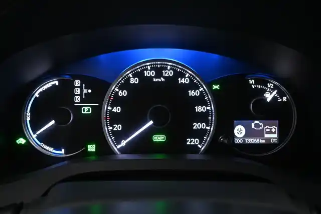 Harmaa Viistoperä, Lexus CT – LNK-729