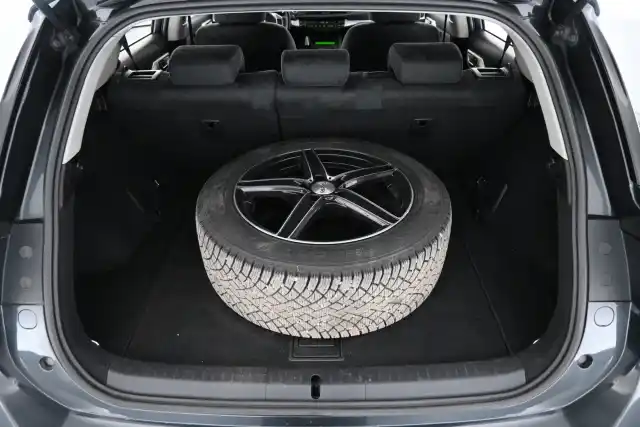 Harmaa Viistoperä, Lexus CT – LNK-729