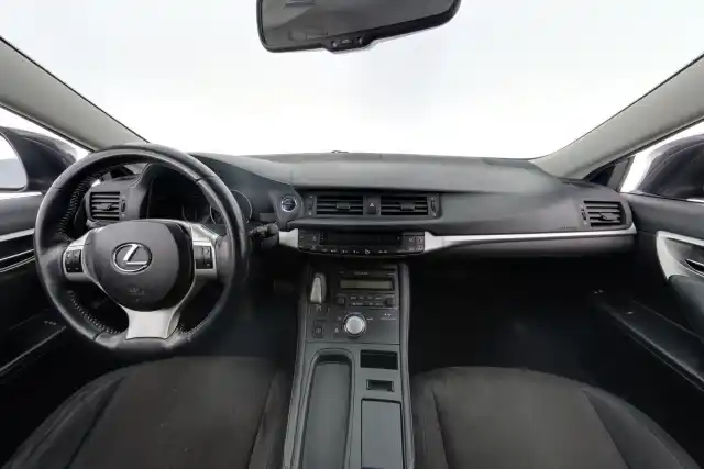 Harmaa Viistoperä, Lexus CT – LNK-729