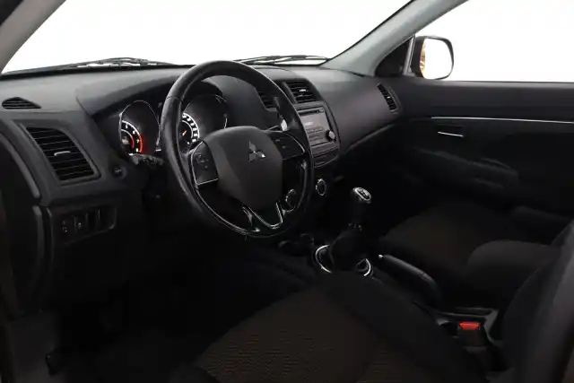 Ruskea Farmari, Mitsubishi ASX – LNK-815