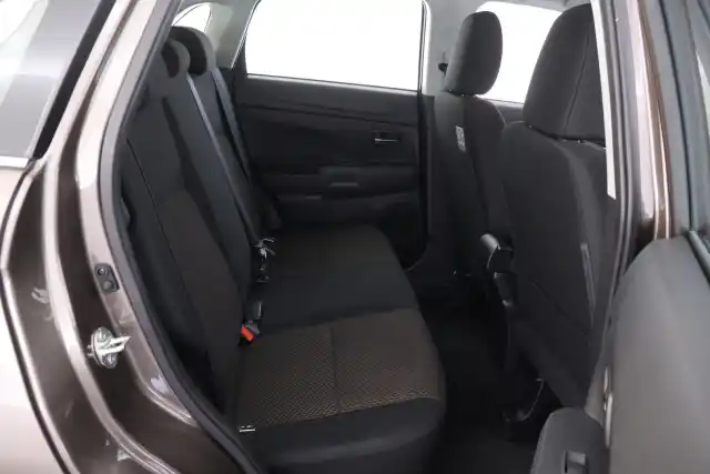 Ruskea Farmari, Mitsubishi ASX – LNK-815
