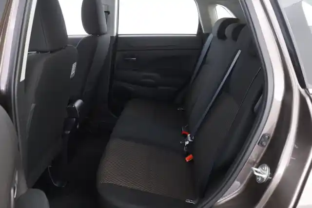 Ruskea Farmari, Mitsubishi ASX – LNK-815