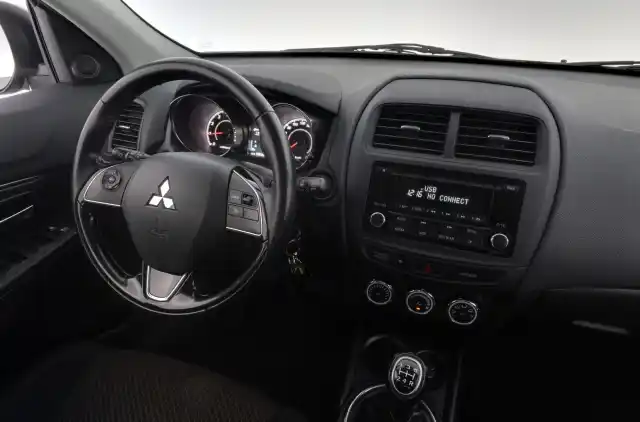 Ruskea Farmari, Mitsubishi ASX – LNK-815