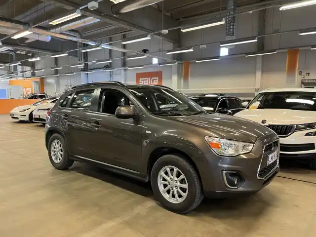 Ruskea Farmari, Mitsubishi ASX – LNK-815